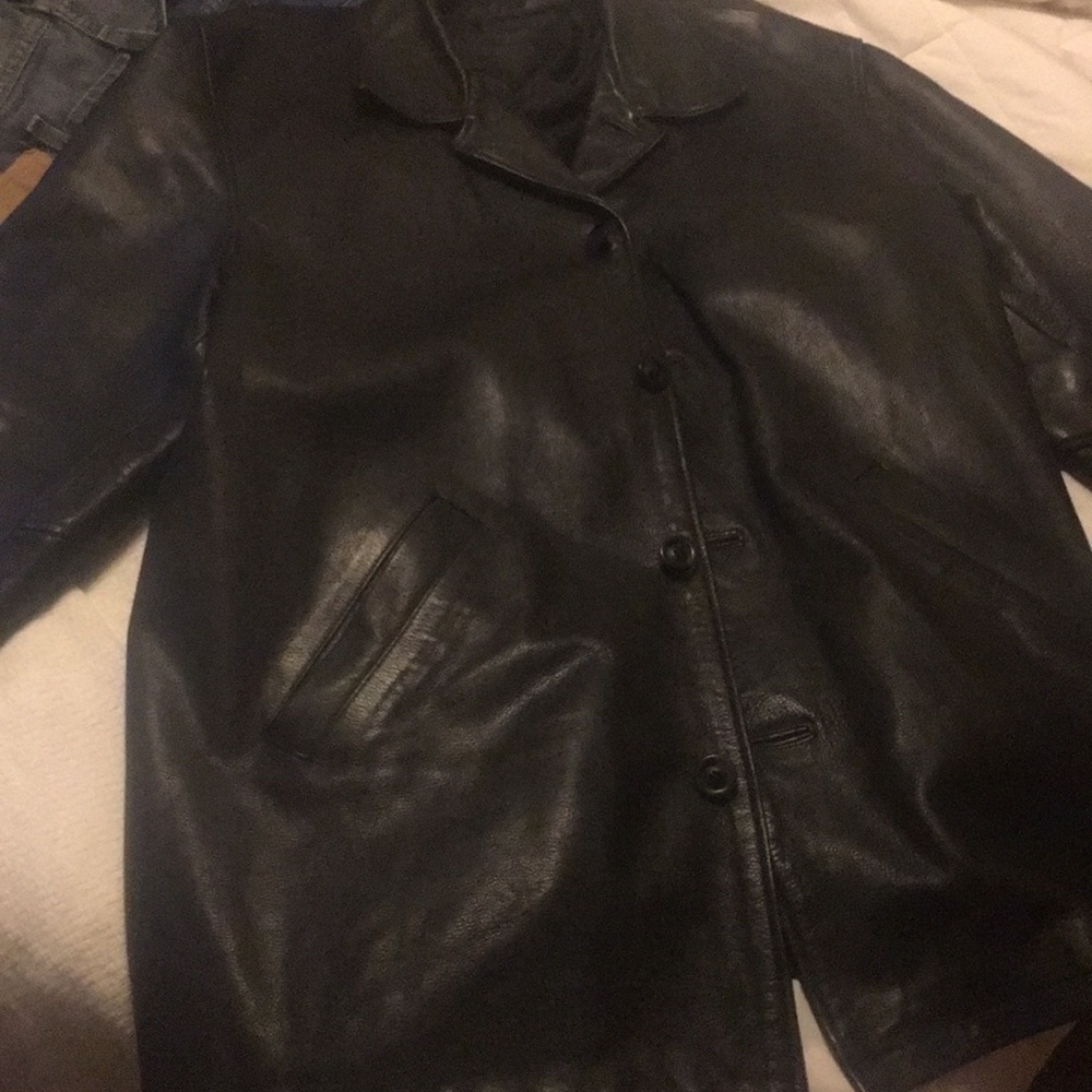 3/4 length leather in excellent condition
